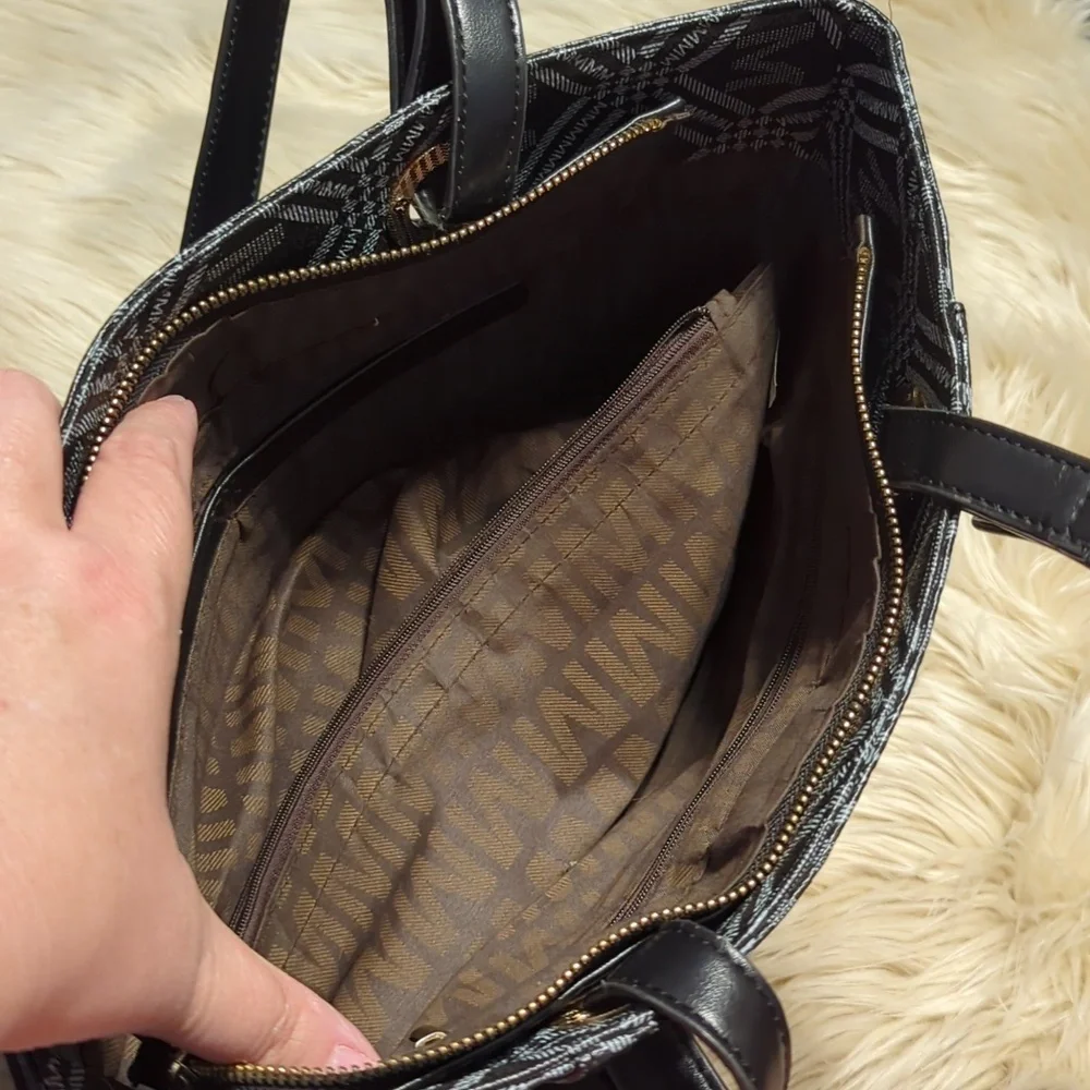 Milan "M" purse bag - Picture 5 of 6